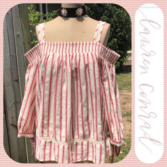 LC Lauren Conrad Tops - Lauren Conrad Cold Shoulder Top w Bows on Sleeves